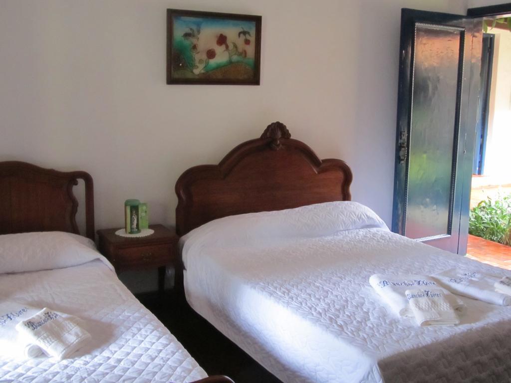 Pousada Rancho Flores Caeté Esterno foto